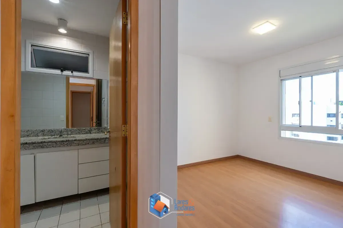 Imagem Cobertura para venda em Paraíso do Morumbi com 3 quartos, sendo 2 suítes, 236m²
