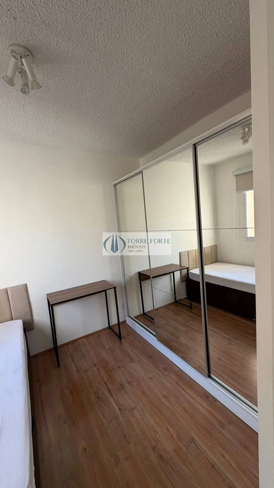 Imagem Lindo Apartamento com 2 dormitorios sem vaga , Varanda na Vila Ema.