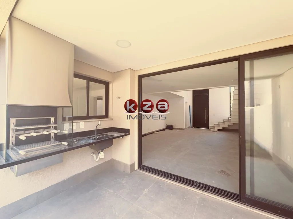 Imagem Casa a venda no Condomínio Villa Arte 28 em Vinhedo-SP: 3 suítes, 2 salas e 140m² de área!