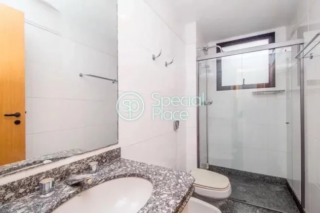 Imagem Oportunidade em Moema Pássaros, pertinho do parque e fora de rota. Excelente apartamento com 183m²...