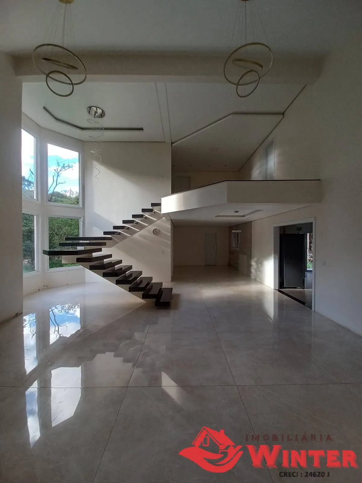 Imagem Casa impecável no Centro de Tupandi.