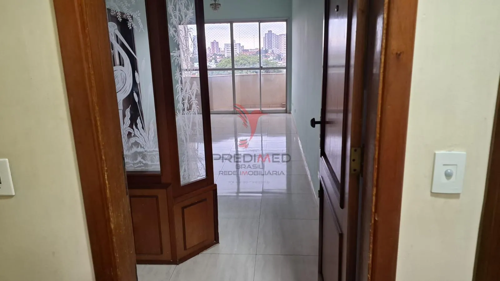 Imagem Vendo Apartamento com garagem coberta na Vila Monteiro