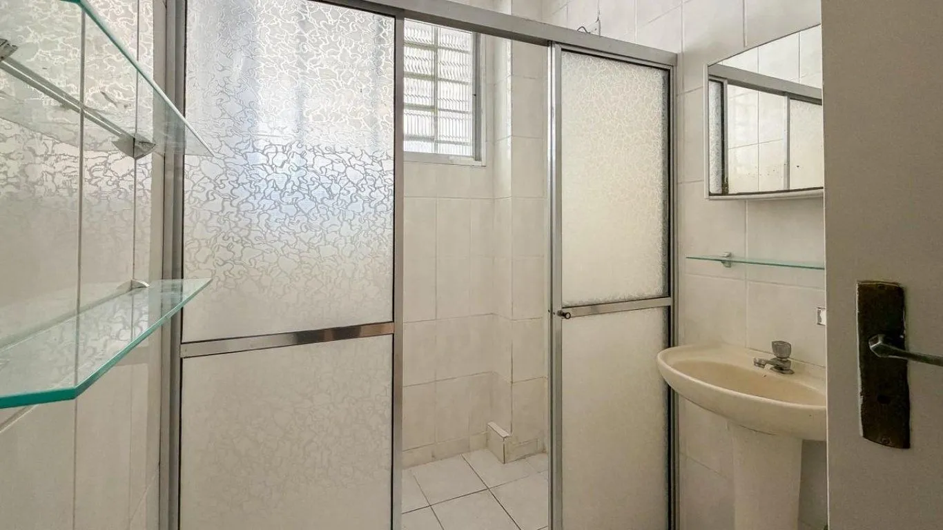 Imagem Apartamento com 2 quartos e 77m² à venda em Bom Fim, Porto Alegre. Rua Tomaz Flores, Bom Fim, Porto Alegre