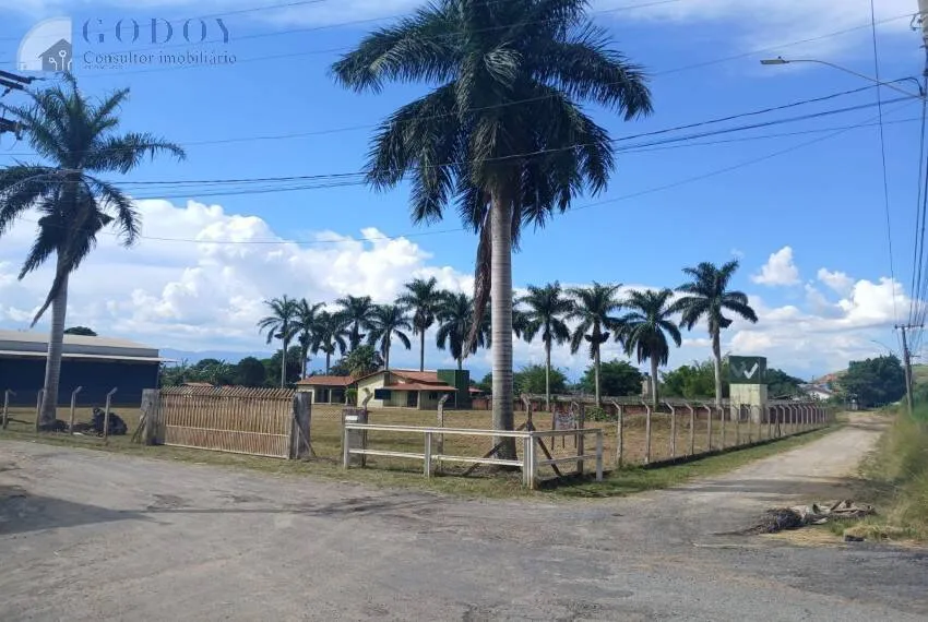 Imagem Galpão com Localização Estratégica para Locação: 6.200m² de Terreno em Frente à Rodovia Washington Luiz e Próximo à Dutra