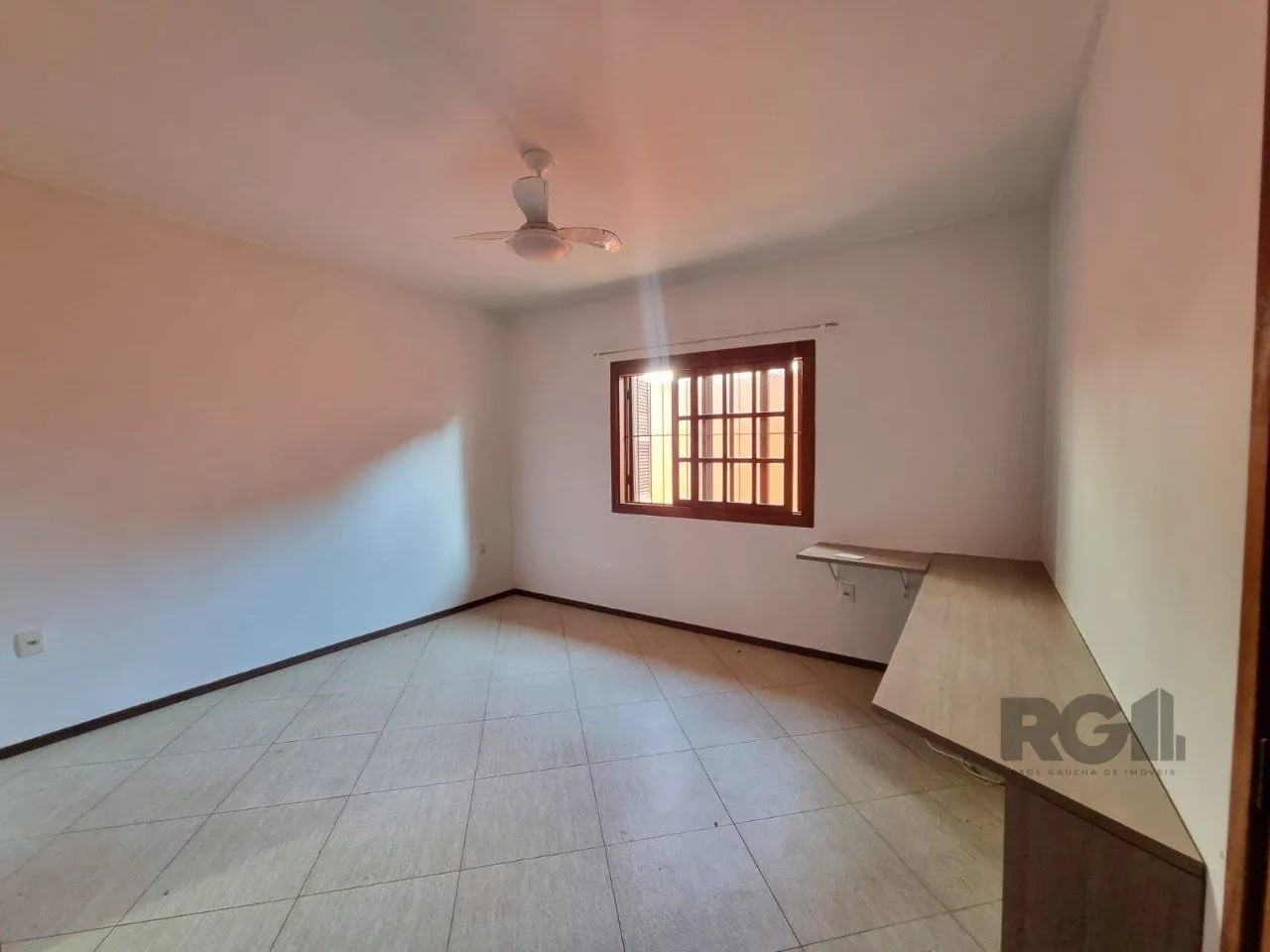 Imagem Linda Casa Bairro Ipanema 02 Dormitórios Suíte