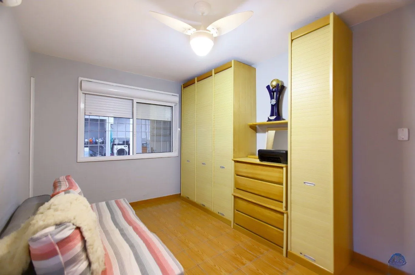 Imagem Casa com Edícula nos fundos, total de 5 dormitórios no Bairro gloria.