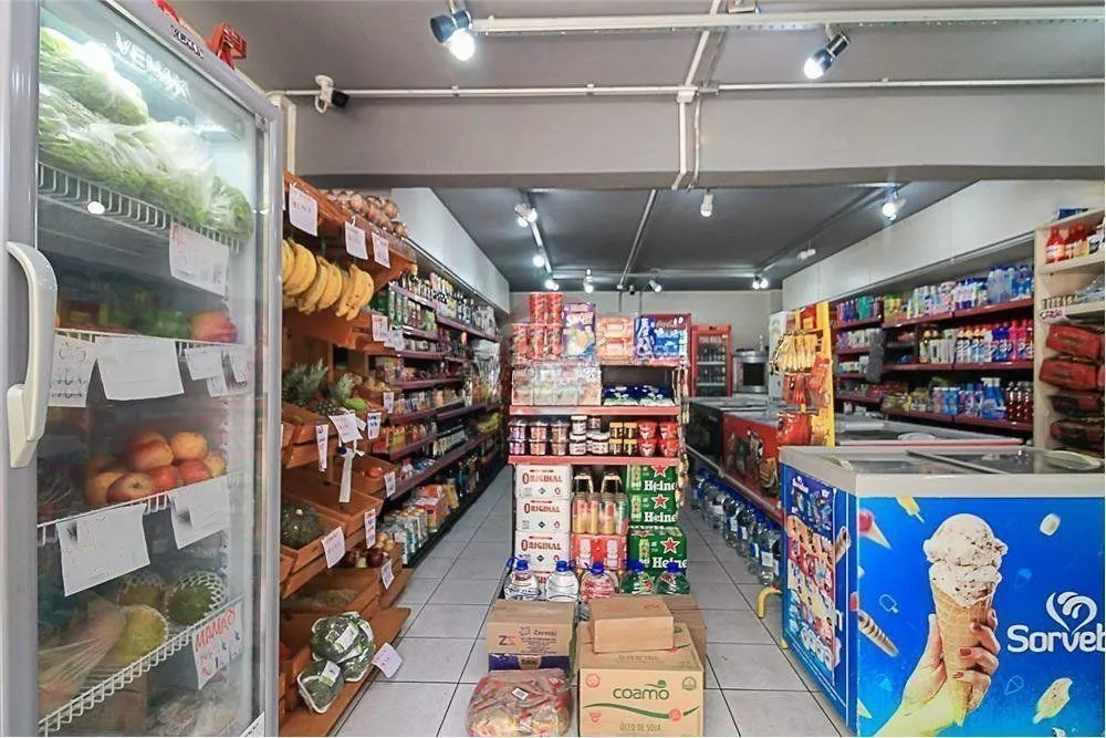 Imagem Apartamento de 3 dormitórios à venda no Bairro Teresópolis, Porto Alegre.