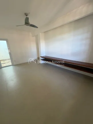 Imagem Ampla e confortável, esta excelente residência conta com 298m² de área construída, oferecendo e...