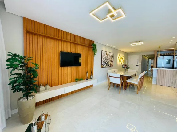 Imagem Belíssimo apartamento todo reformado FRENTE MAR-PORTEIRA FECHADA!