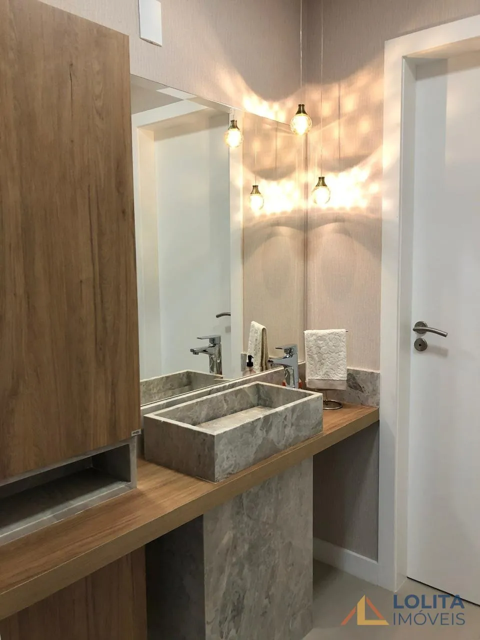Imagem APARTAMENTO PARA ALUGAR MOBILIADO COM 3 QUARTOS E 2 VAGAS DE GARAGEM NOS INGLES DO RIO VERMELHOR - FLORIANÓPOLIS/SC