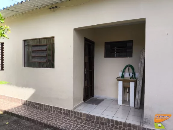 Imagem Linda casa +edícula próximo a praia