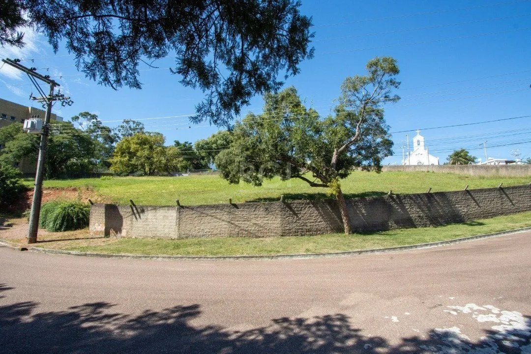 Imagem Excelente terreno à venda em Porto Alegre, localizado na Rua Correa Lima,