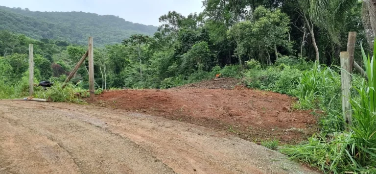Imagem Terreno à venda em Garopaba-SC, bairro Macacu! 2.000m² com vista panorâmica. Venha conferir!