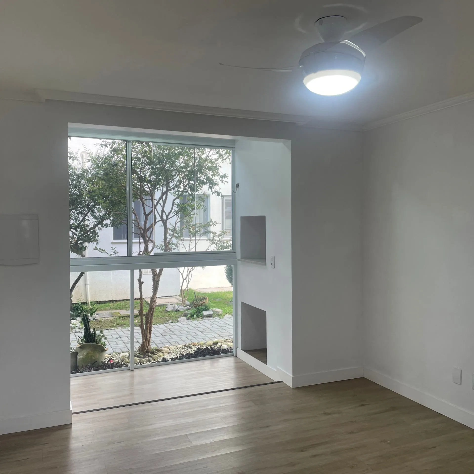 Foto do imóvel Apartamento 3 dormitórios Canasvieiras em Rua Ernani Castro dos Santos