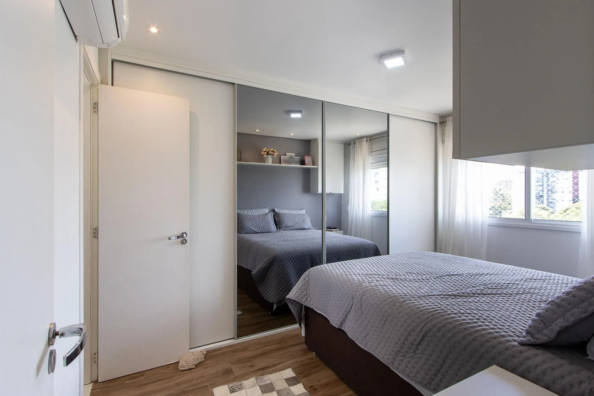 Imagem Apartamento MOBILIADO à venda - 2 dormitórios, suíte - Vista perene