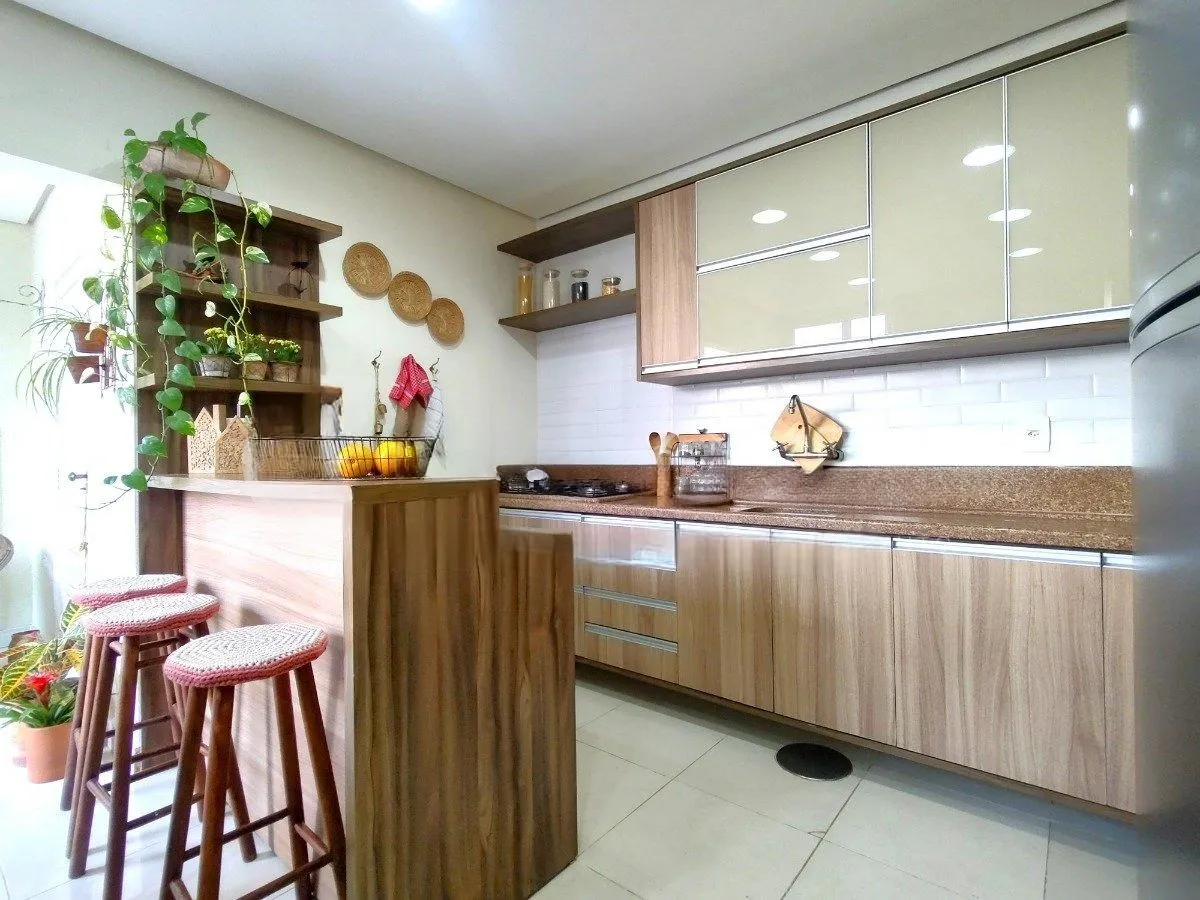 Imagem Casa com 4 dormitórios, espaço gourmet e terraço na Zona Norte de Porto Alegre
