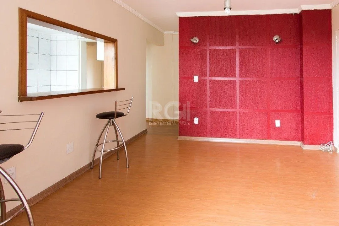 Imagem Apartamento de 2 dormitórios e 1 vaga de garagem no bairro Cristal.