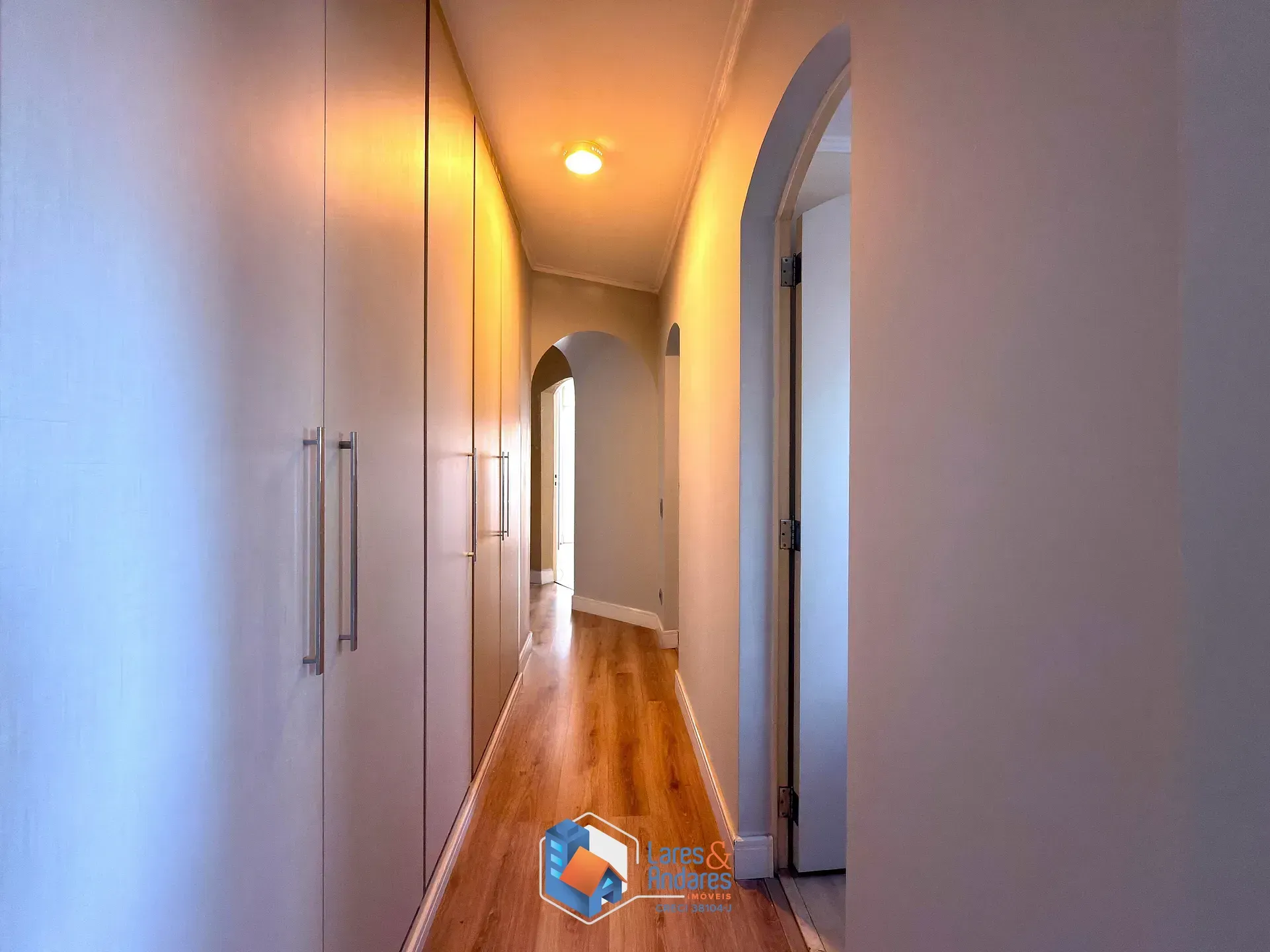 Imagem APARTAMENTO À VENDA COM 200 M², 3 DORMS (1 SUÍTE), MÓVEIS PLANEJADOS, VARANDA INTEGRADA, ÁREA DE LAZER E 2 VGS - SANTANA - SP.