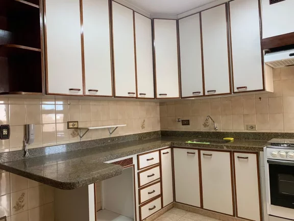 Imagem Apartamento em ótima localização, com 3 dormitórios com AE, sendo 1 suíte com ar-condicionado, ...