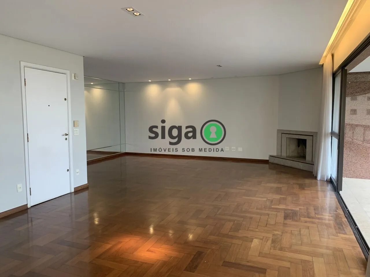 Foto do imóvel VENDE na Vila Suzana (Região do Morumbi) Apartamento com 4 suítes, 4 Vagas fixas + Depósito