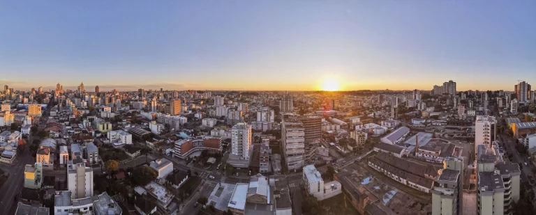 Imagem Apartamento 3 quartos sendo 1 suíte para venda no bairro Centro em Caxias do Sul