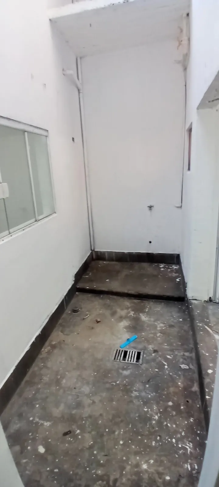 Imagem Salão Comercial de 150 m² | Mezanino | 2 banheiros | 2 cômodos com pia | 1 cômodo nos fundos | Avenida São Paulo, Zona Leste de Sorocaba/SP