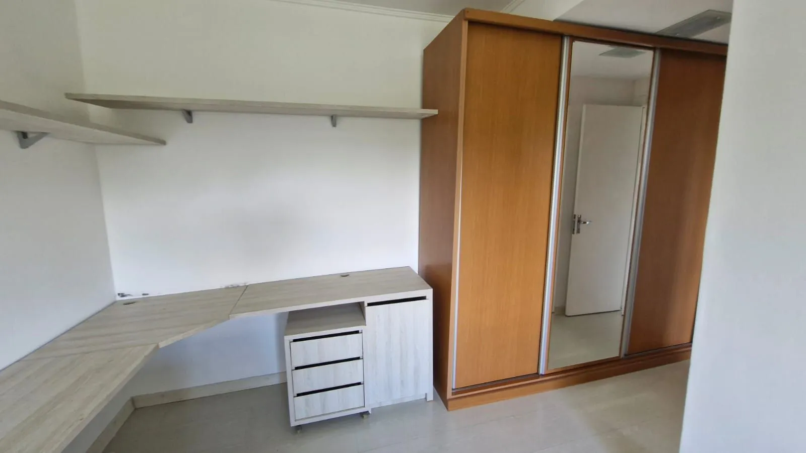 Imagem Casa em Condominio fechado, 5 dormitórios com infraestrutura completa
