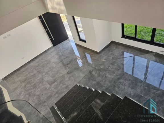 Imagem Sobrado em condomínio, amplo terreno, 03 quartos c/suíte, no Guabirotuba em Colombo -PR