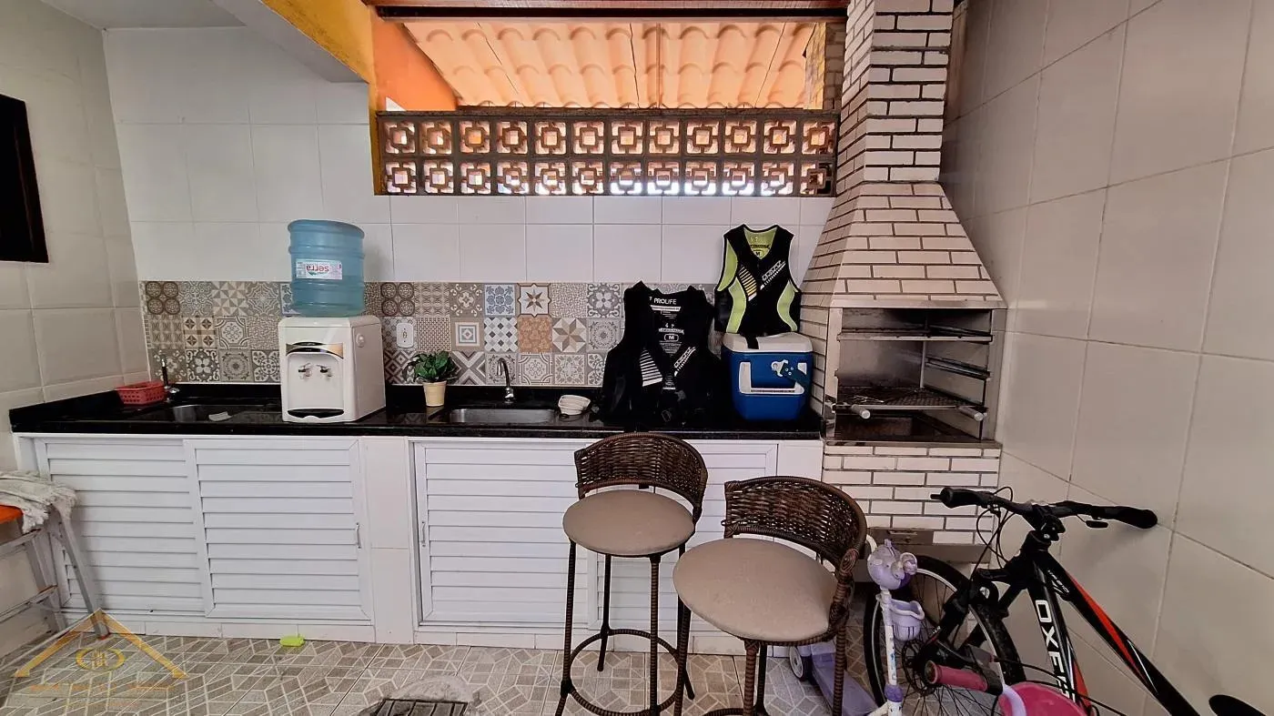 Imagem Casa em Condomínio para Venda em Cabo Frio / RJ no bairro Ogiva