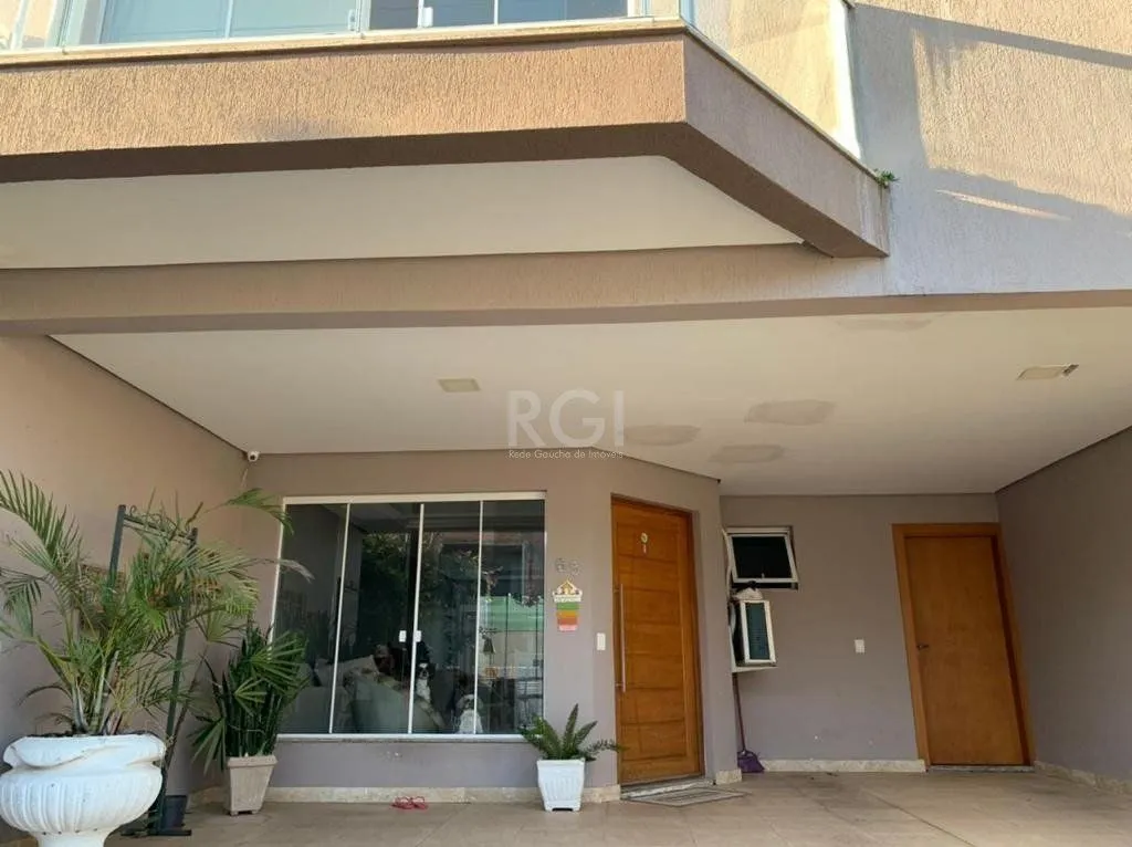 Imagem Sobrado para Venda - 300m², 3 dormitórios, sendo 2 suites, 1 vaga - Hípica Jardins Do Prado