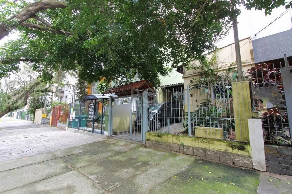 Imagem Terreno com Casa Para comprar com 3 dormitórios 111 m²