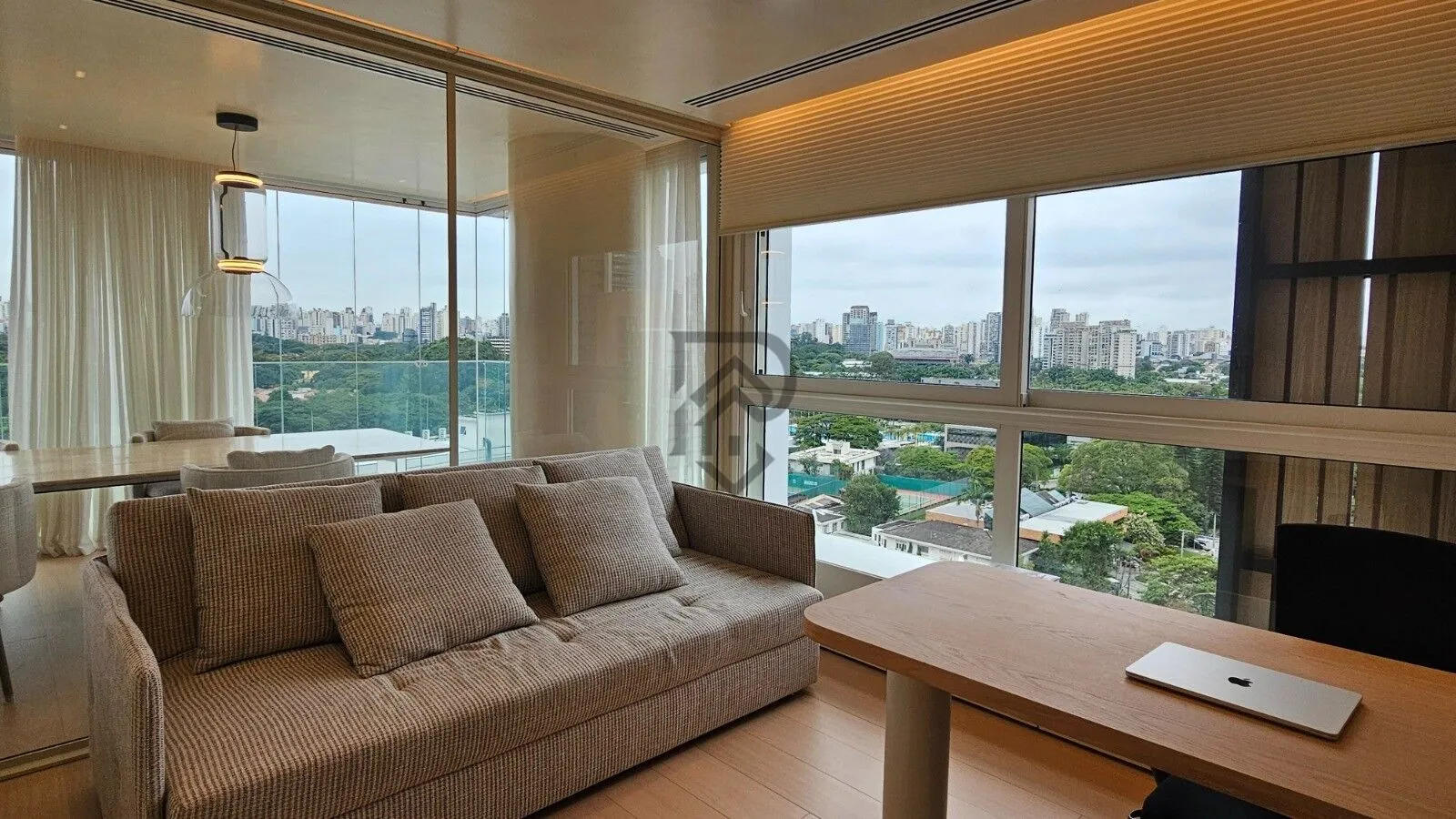 Imagem Apartamento Condomínio Oscar Ibirapuera, andar alto vista livre