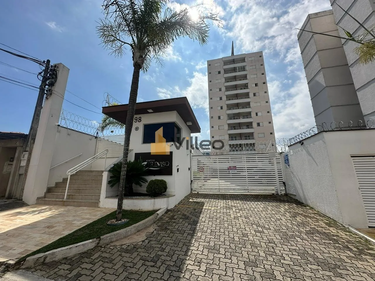 Imagem Descubra seu novo lar no Edifício Treviso! Este elegante apartamento, localizado no 5º andar e com...