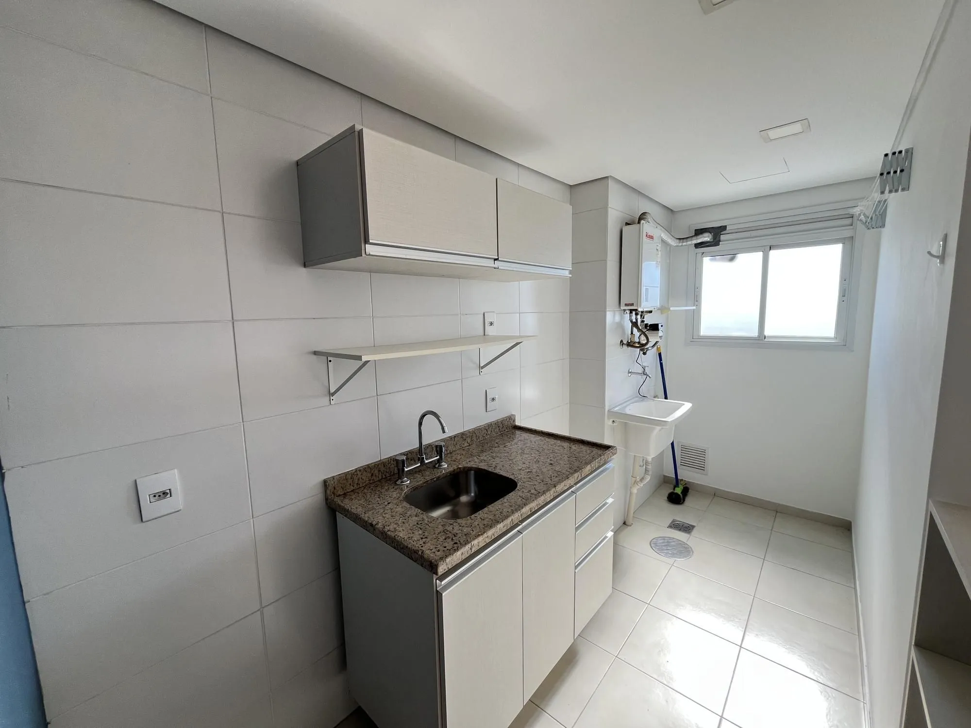 Imagem Apartamento de 2 dormitórios, suíte e 1 vaga de garagem no bairro Passo da Areia