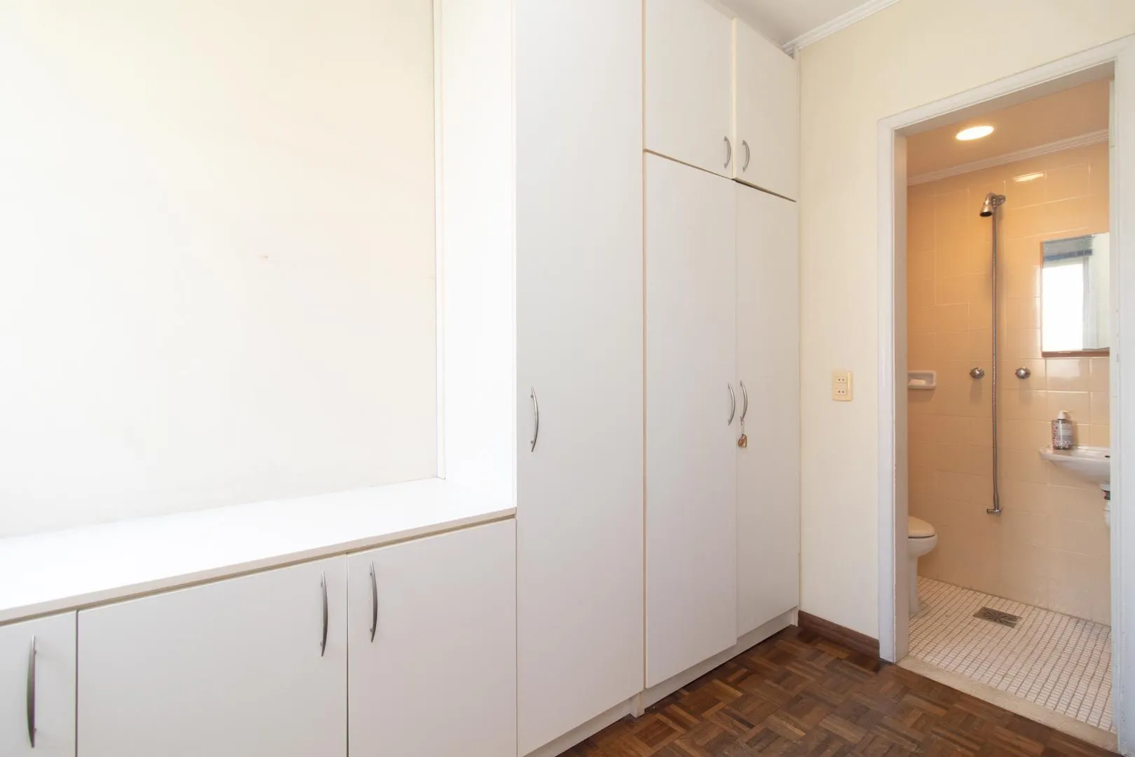Imagem Apartamento de 03 dormitorios com suite e vaga coberta no bairro Menino Deus