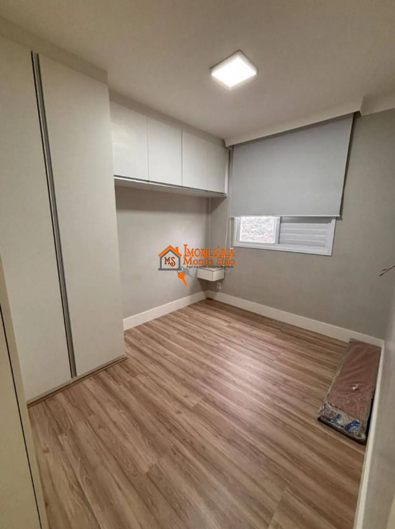Imagem Apartamento com 2 dormitórios para alugar, 51 m² por R$ 3.555,00/mês - Vila Galvão - Guarulhos/SP