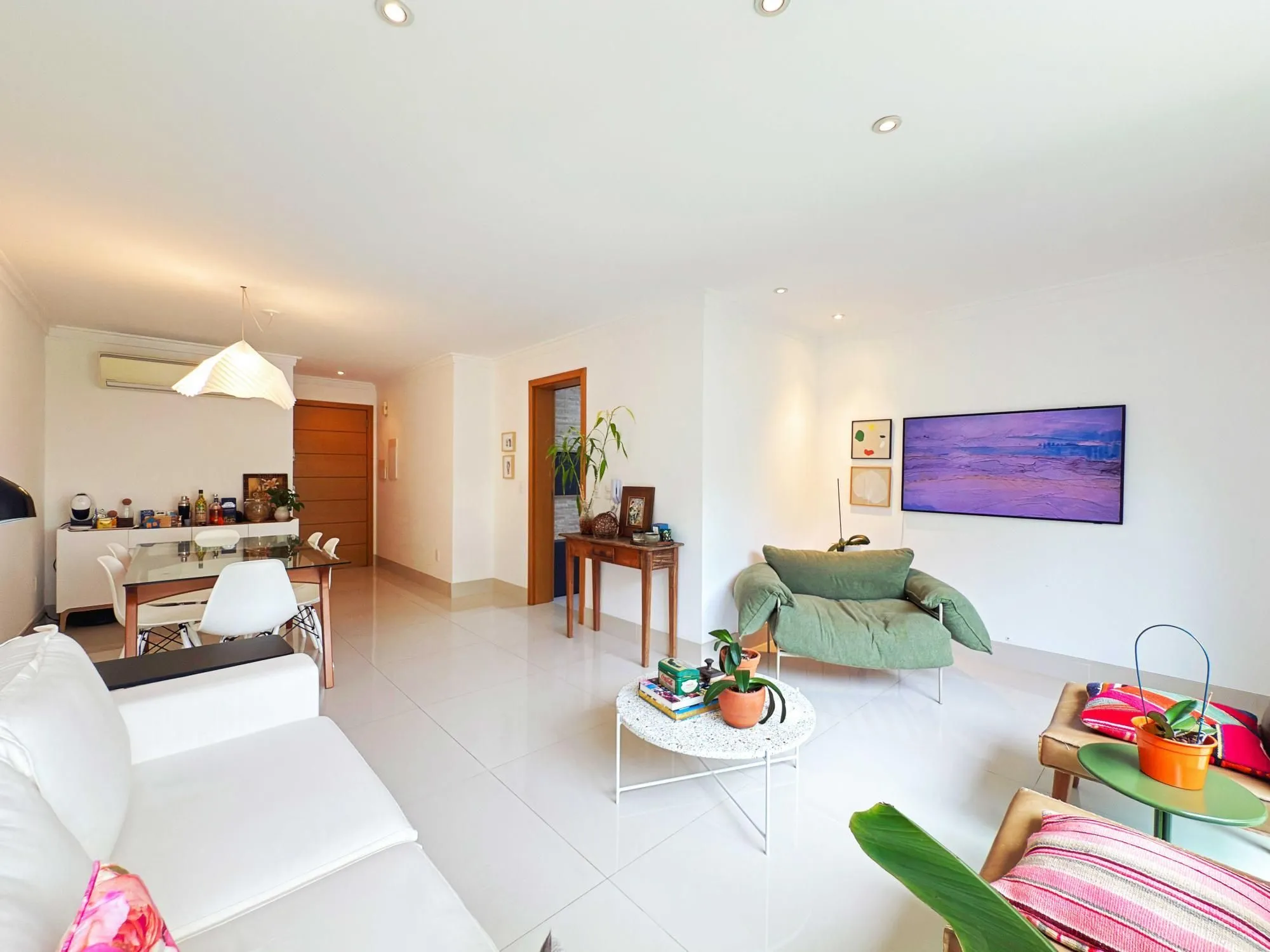 Imagem Apartamento a venda semi-mobiliado com dois dormitórios no bairro São João/PoA