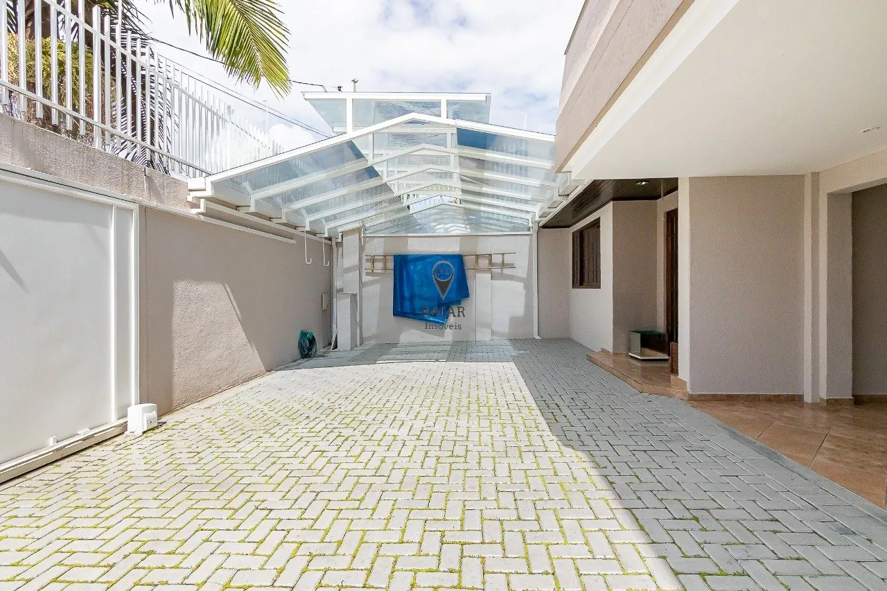 Imagem Casa de Alto Padrão "Mobiliada"

Com quatro quartos, duas suítes com hidro, espaço gourmet, acade...