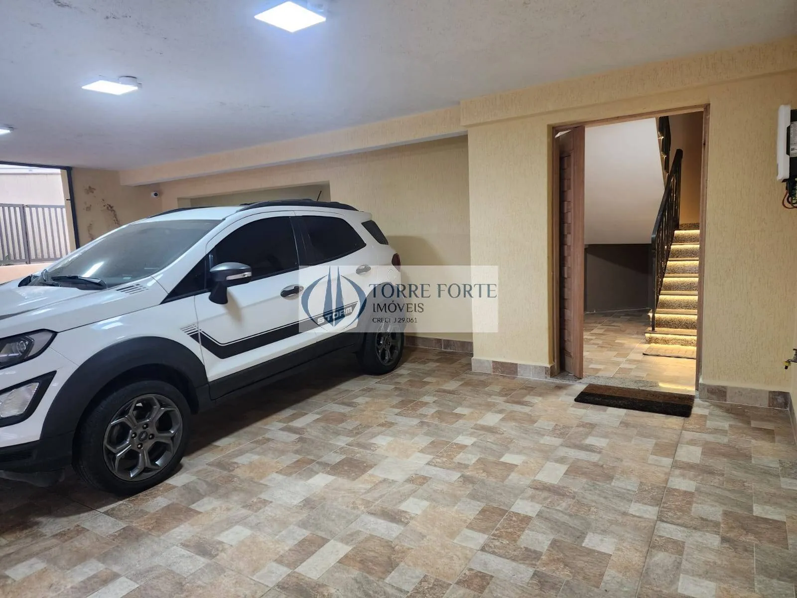 Imagem Sobrado com 3 quartos 2 suites , Picina ,5 vagas no Parque do Carmo.
