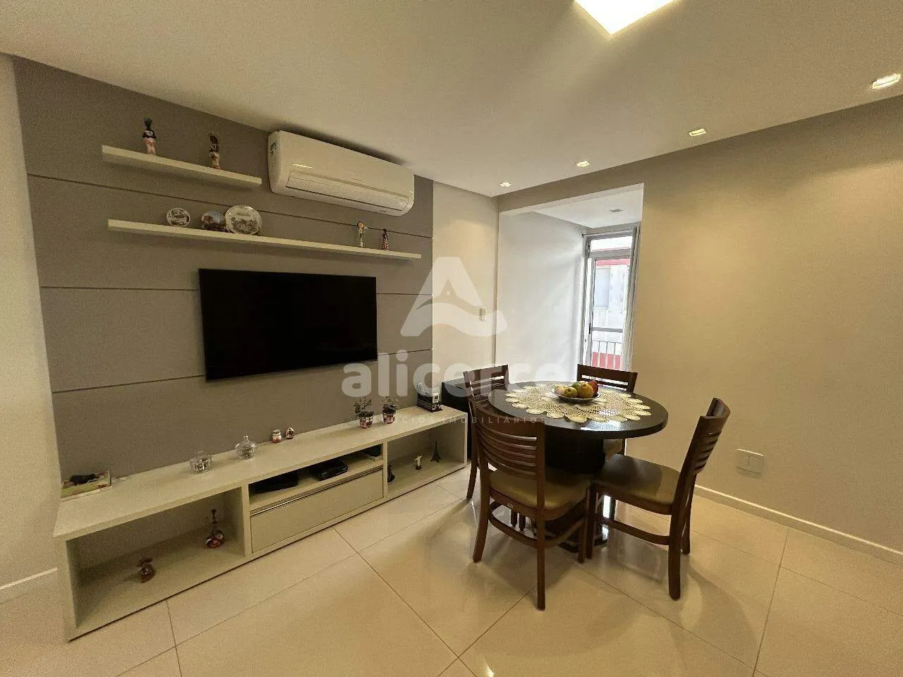 Imagem Apartamento à venda com 3 quartos 1 suíte, 89,56m² em Balneário Florianópolis