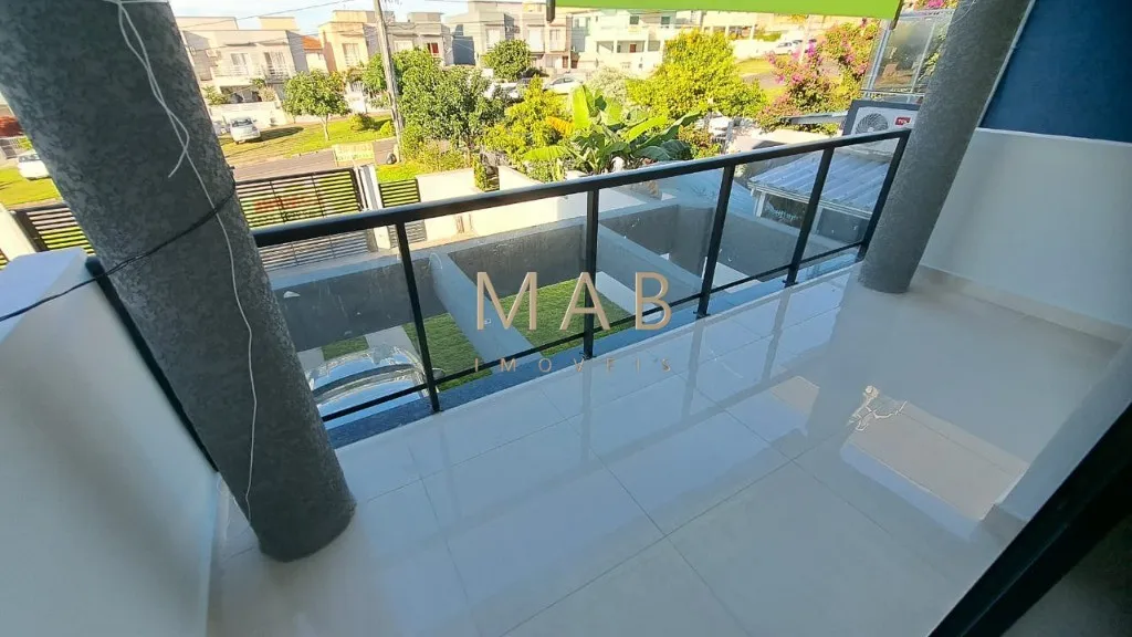 Imagem Casa Geminada de Alto Padrão à Venda em Ótima Localização na Praia de Ingleses - Florianópolis/SC!