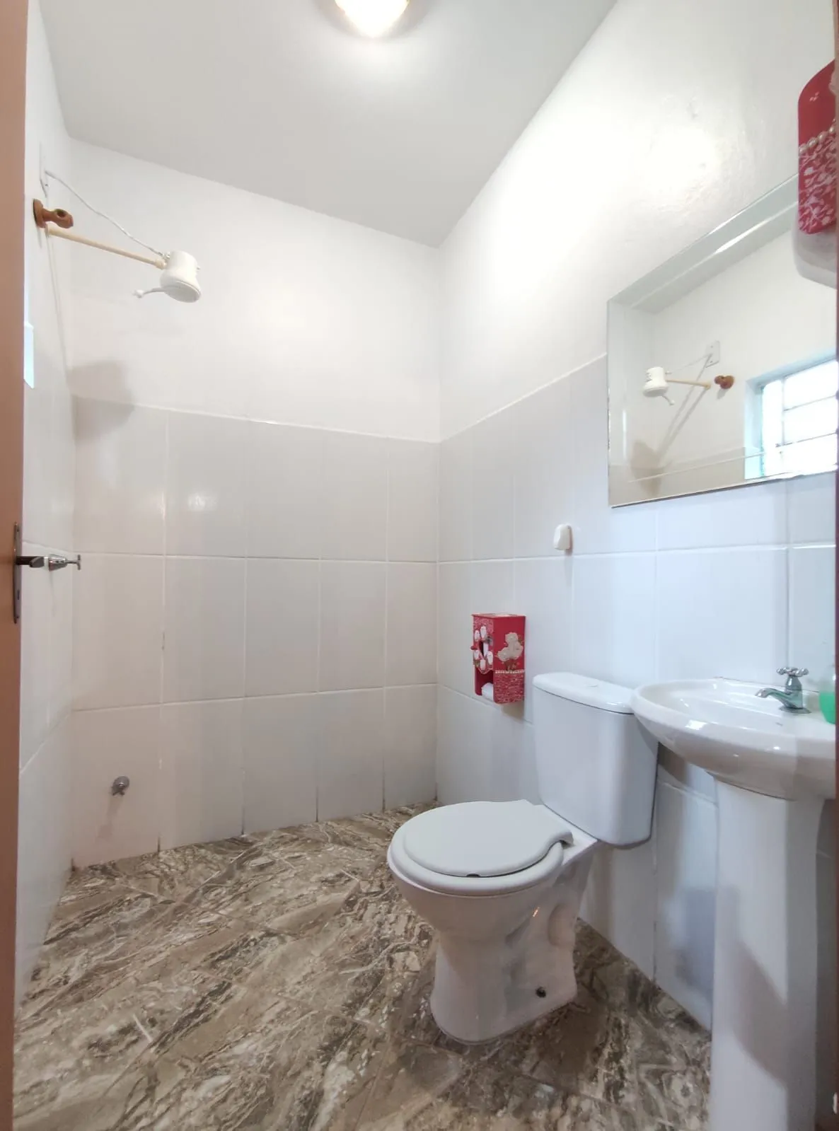 Imagem Casa Plana 3 quartos (1 suíte) churrasqueira e piscina coberta, Novo Hamburgo.
