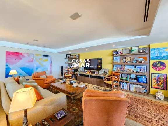 Imagem Venda Luxuoso Apartamento Frente Mar em Arpoador, RJ, 3 Suítes, 2 Vagas. Espaçoso, Privacidade e Tranquilidade