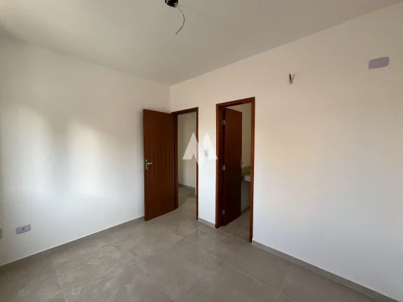 Imagem Casa alta á venda com o melhor valor de m² da região - 2 dormitórios com 2 suítes e garagem - Campo Grande, Santos/SP