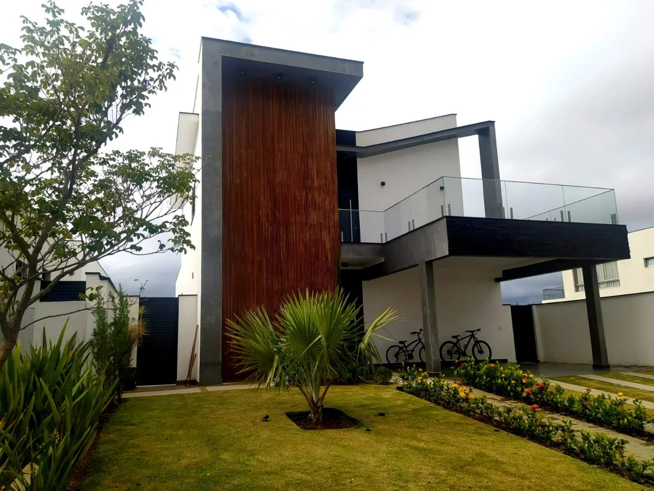 Foto do imóvel Casa para Locação e Venda com 3 suítes no Alphaville 1 em ALPHAVILLE 1, VOTORANTIM - SP