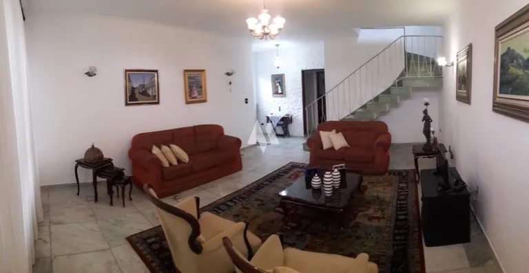 Imagem Casa à Venda no Centro de São Vicente– 307,73m², 4 Quartos, 1 Suíte, 4 Banheiros e Área de Festas