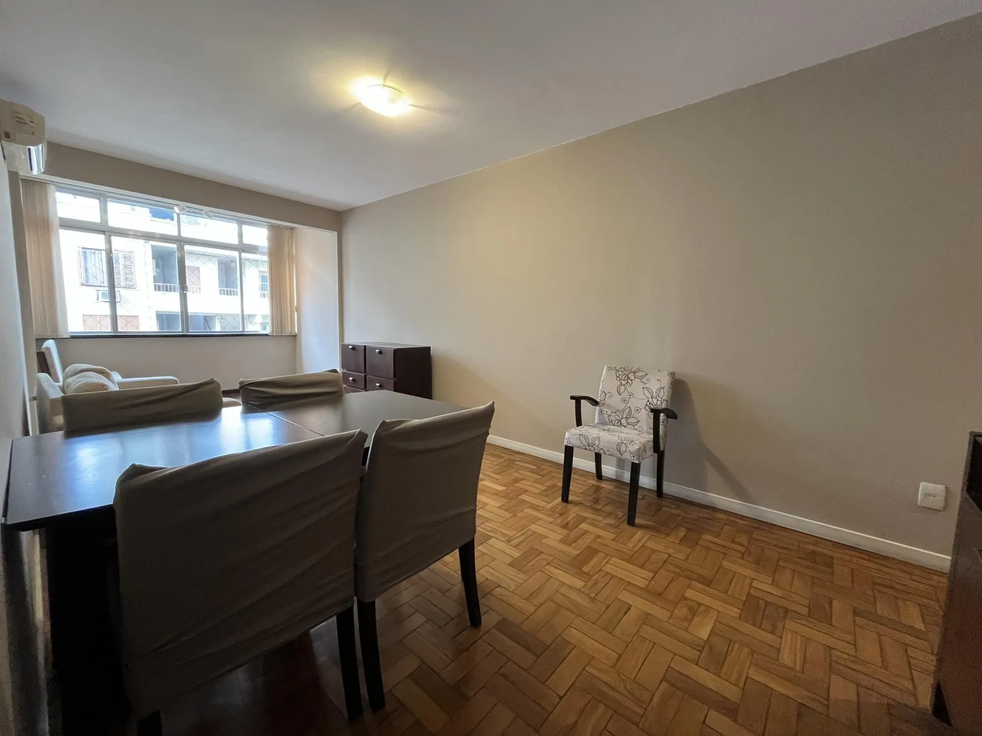 Imagem Apartamento de dois quartos e uma vaga de garagem no bairro Auxiliadora em POA