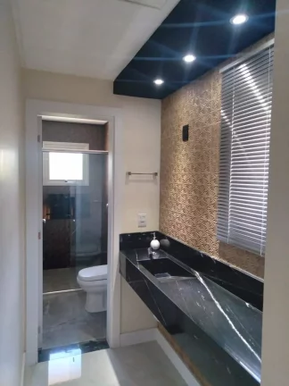Imagem Casa de Alto Padrão em Garopaba-SC: 3 Dorms, Piscina, 275m², Próx. ao Centro e Praias