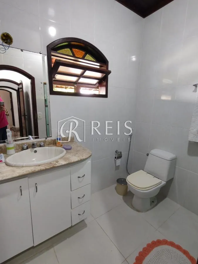Imagem Casa para Venda em Rio das Ostras, Costazul, 5 dormitórios, 1 suíte, 3 banheiros, 4 vagas