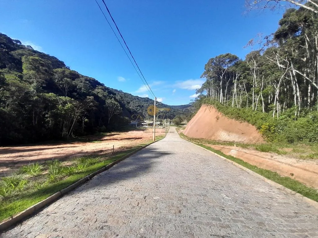 Imagem Terreno em Condomínio para Venda em Teresópolis / RJ no bairro Prata
